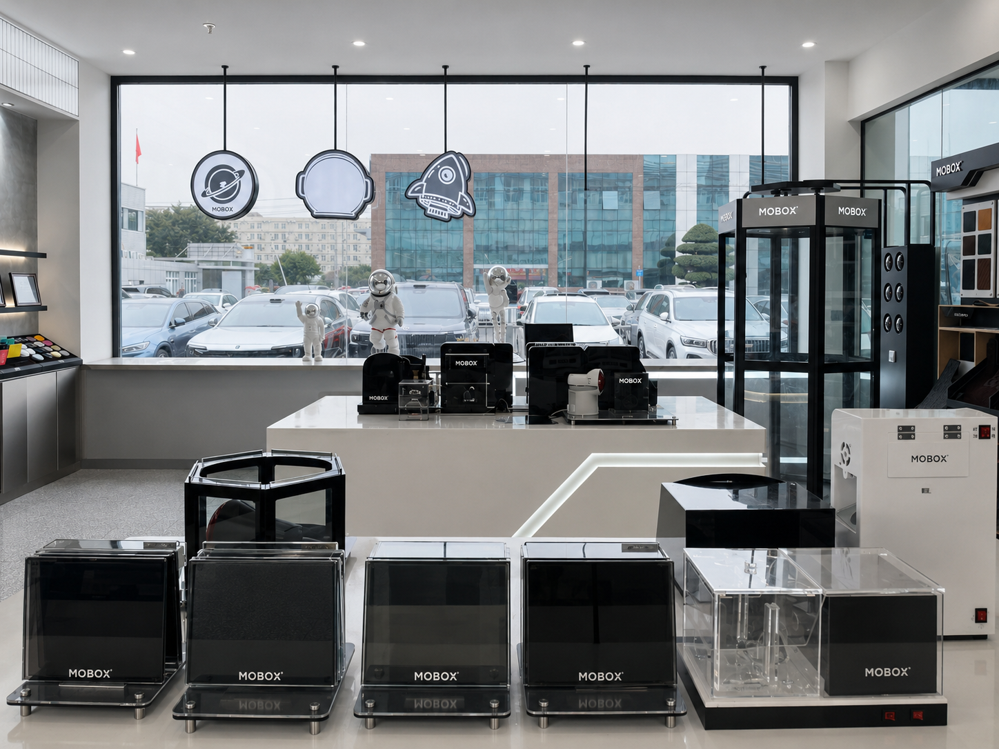 MOBOX 终端设备与品牌形象陈列区